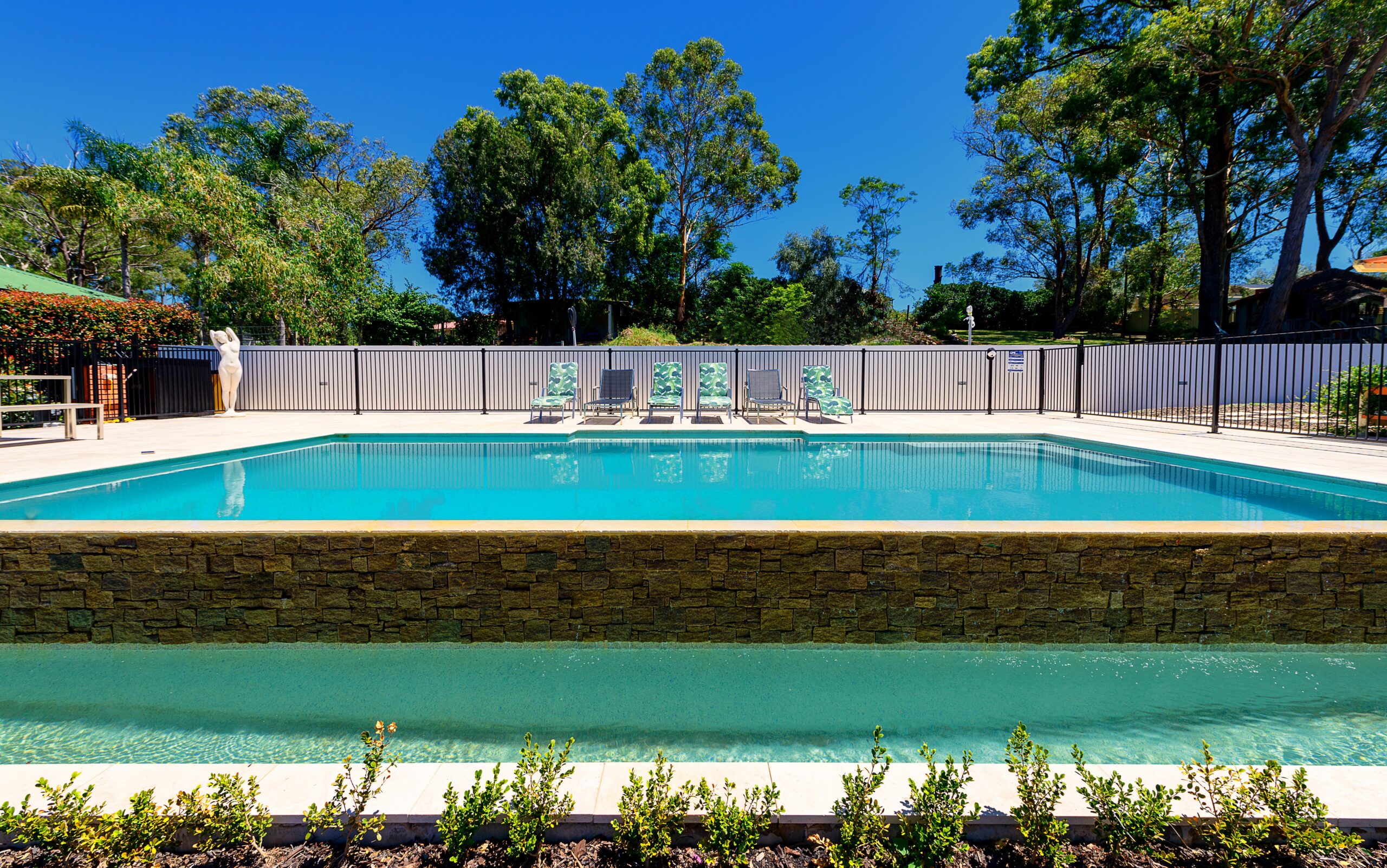 When Do You Need to Hire a Pool Repair Expert (1)